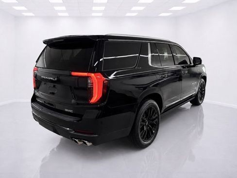 Used 2025 GMC Yukon Denali Ultimate AWD/4WD image 12