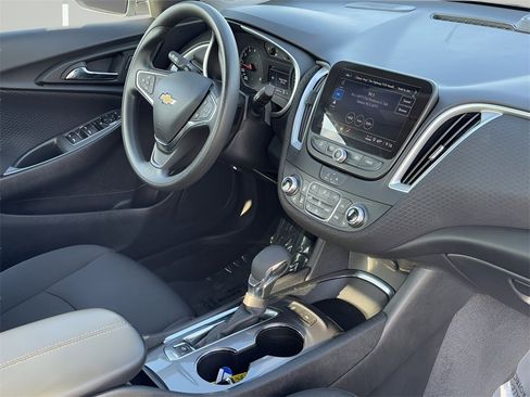 Used 2024 Chevrolet Malibu LT image 11