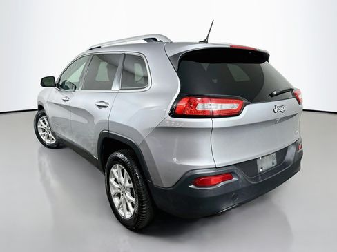 Used 2014 Jeep Cherokee Latitude w/ Cold Weather Group FWD image 5