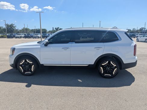 Certified 2024 Kia Telluride S image 7