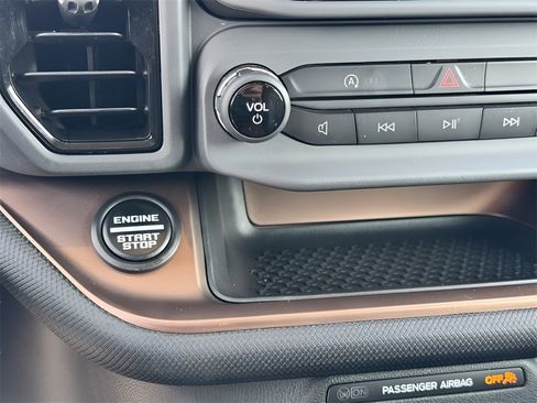 Used 2023 Ford Bronco Sport Outer Banks w/ Tech Package image 17