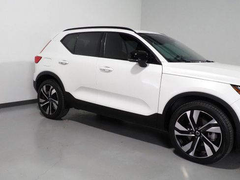 Used 2024 Volvo XC40 B5 Plus w/ Climate Package AWD/4WD image 47