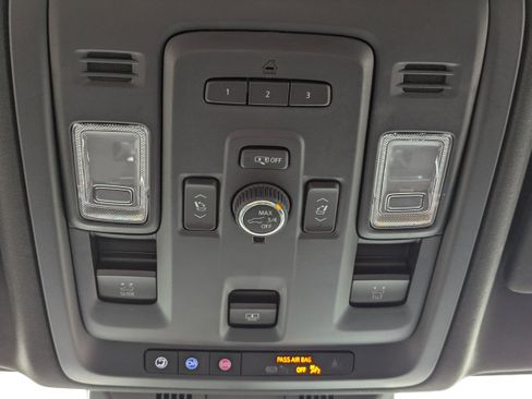 Certified 2023 Cadillac Escalade Premium Luxury image 35