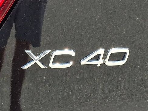 Used 2023 Volvo XC40 B5 Plus w/ Protection Package Premier AWD/4WD image 28