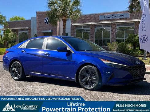 Used 2022 Hyundai Elantra SEL image 1