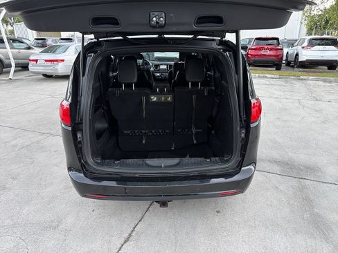 Used 2020 Chrysler Pacifica Touring-L Plus w/ Advanced Safetytec Group FWD image 33