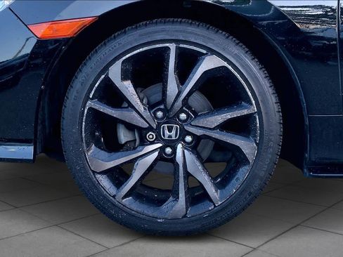 Used 2018 Honda Civic Sport image 10