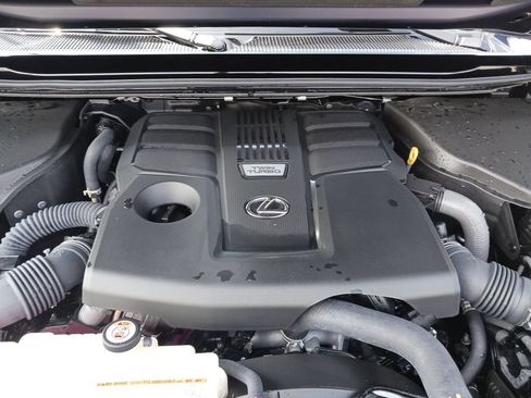 Used 2025 Lexus GX 550 w/ Accessory Package (2T) AWD/4WD image 14