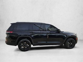 Used 2023 Jeep Grand Cherokee L Limited w/ Luxury Tech Group II AWD/4WD video 4