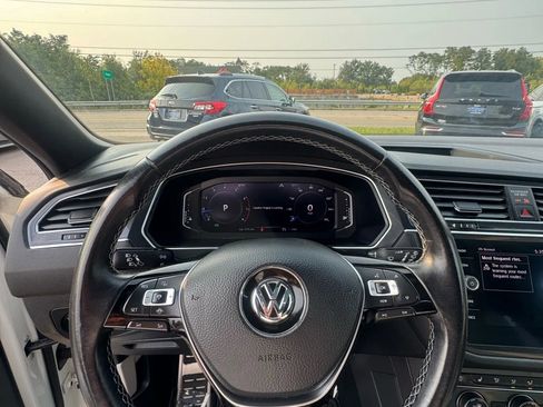 Used 2019 Volkswagen Tiguan SEL Premium R-Line image 11