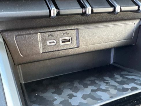 New 2025 Chevrolet Colorado W/T image 30