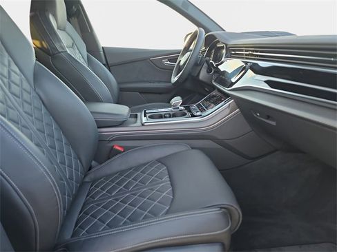 Used 2025 Audi SQ8 Premium Plus w/ S Sport Package image 10