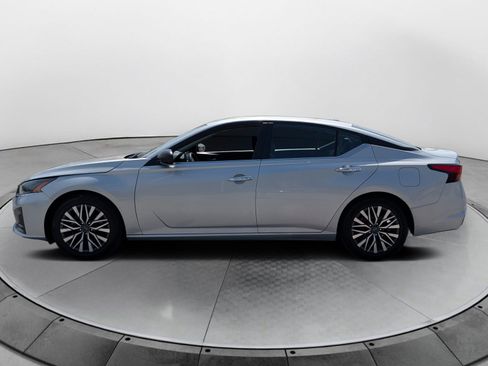 Used 2024 Nissan Altima 2.5 SV FWD image 6
