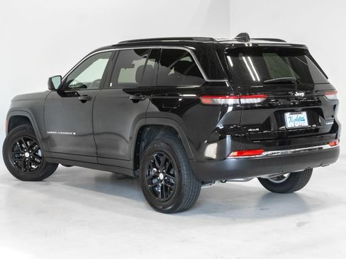 Used 2025 Jeep Grand Cherokee Laredo X w/ Luxury Tech Group I AWD/4WD image 26