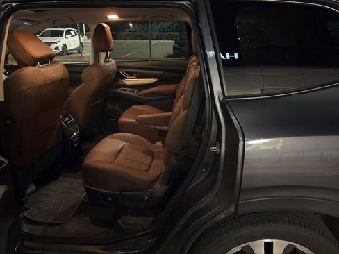 Used 2019 Subaru Ascent Touring w/ Popular Package #3 image 7
