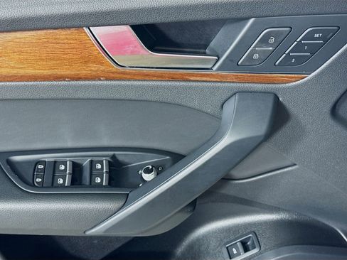 Certified 2023 Audi Q5 2.0T Premium w/ Convenience Package image 11