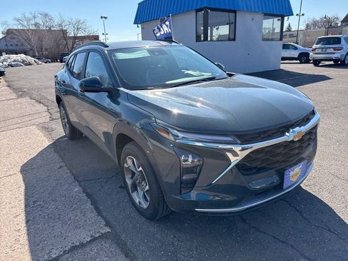 New 2026 Chevrolet Trax LT image 4