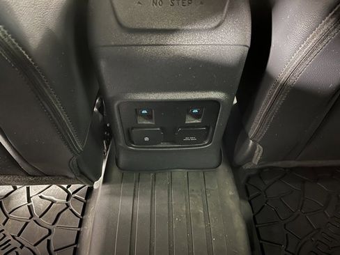 Used 2024 Ford Bronco Wildtrak image 38