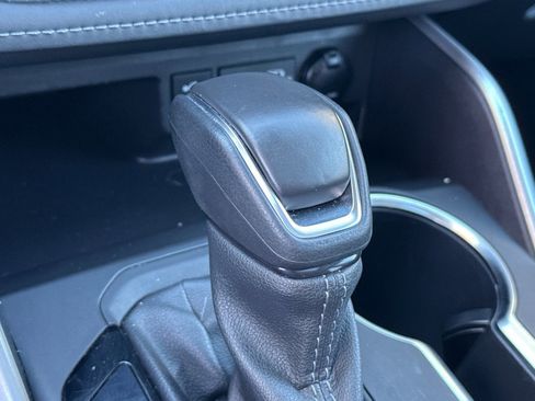 Used 2024 Toyota Highlander XLE image 16