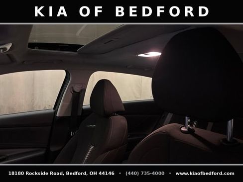 Used 2025 Hyundai Elantra SEL FWD image 23