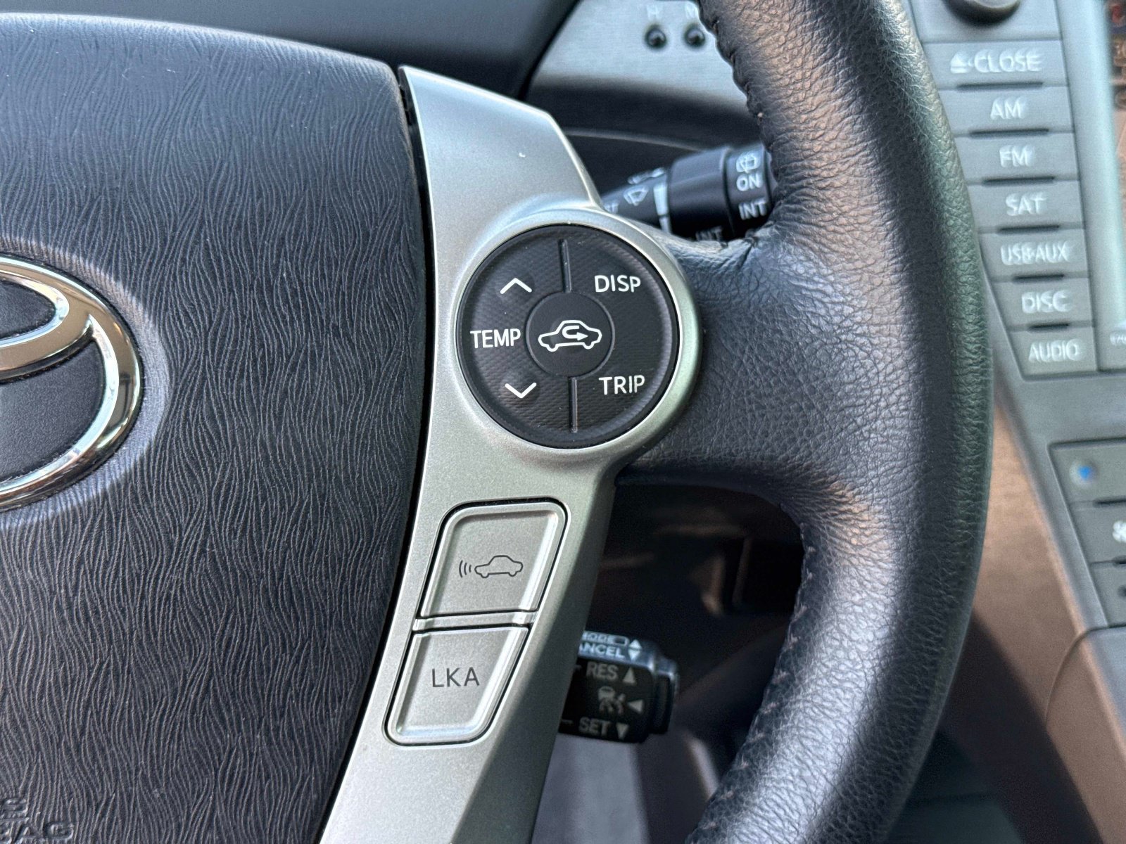 Used 2015 Toyota Prius Five w/ Advanced Technology Package FWD image 26