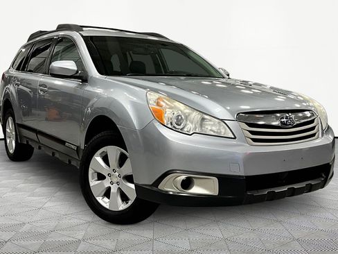 Used 2012 Subaru Outback 2.5i Premium AWD/4WD image 3
