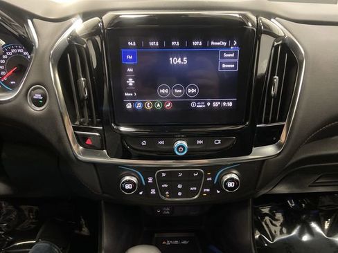 Used 2023 Chevrolet Traverse RS image 9