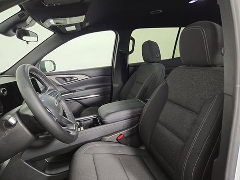 Used 2024 Chevrolet Traverse LT w/ Midnight/Sport Edition image 13