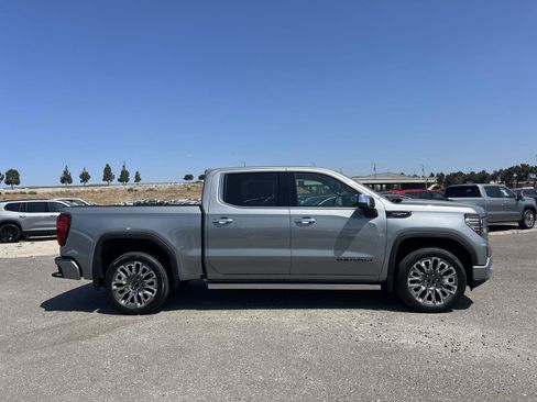 New 2026 GMC Sierra 1500 Denali Ultimate w/ LPO, Black Badging Package AWD/4WD image 2