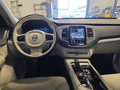 Used 2023 Volvo XC90 B5 Core w/ Protection Package Premier AWD/4WD image 4