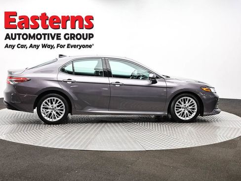 Used 2018 Toyota Camry XLE w/ Driver Assist Package FWD image 3