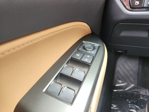 Used 2024 Lexus NX 250 FWD w/ Towing Package (2000 Lbs) image 38