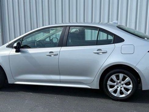 Used 2026 Toyota Corolla LE FWD image 2