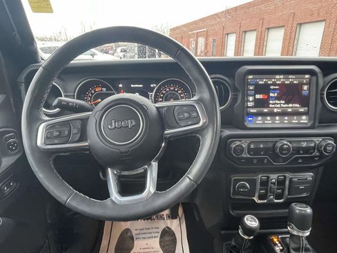 Used 2023 Jeep Wrangler Sahara w/ Cold Weather Group image 11