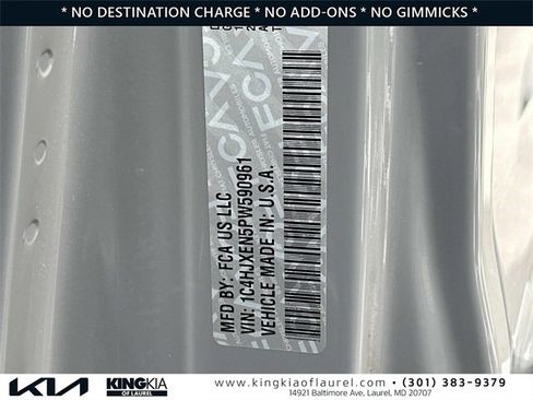 Used 2023 Jeep Wrangler Sahara image 31