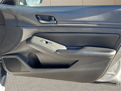 Used 2024 Nissan Altima 2.5 S image 36