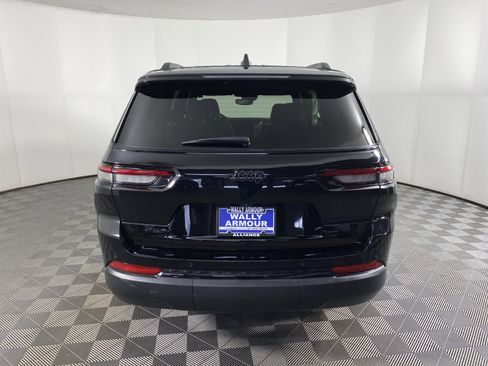 Used 2023 Jeep Grand Cherokee L Altitude AWD/4WD image 9