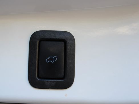 Used 2017 Toyota Highlander XLE image 33