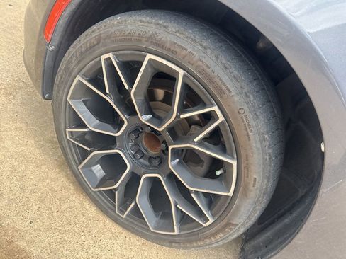 Used 2019 Dodge Charger SXT RWD image 8