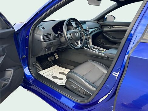 Used 2018 Honda Accord Sport image 7