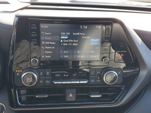 Used 2022 Toyota Highlander XLE image 29