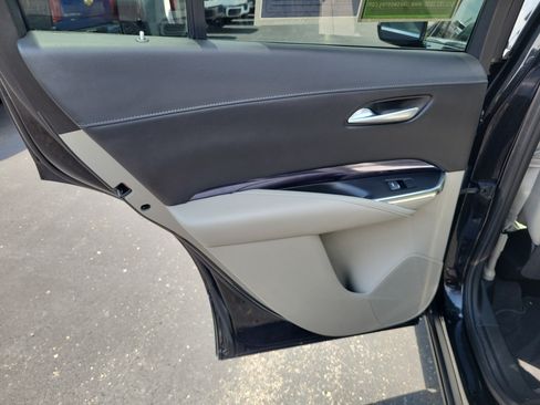 Used 2023 Cadillac XT4 Luxury w/ Cold Weather Package FWD image 16