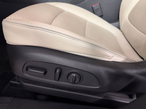 Used 2021 Buick Encore GX Essence AWD/4WD image 27