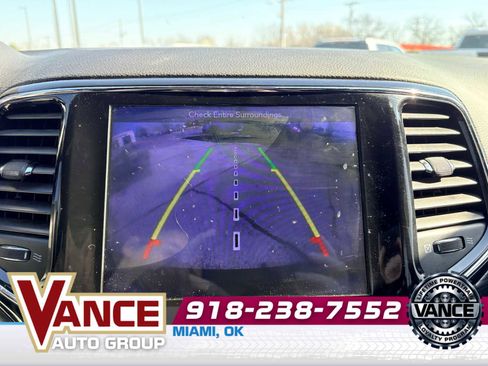 Used 2019 Jeep Grand Cherokee Altitude image 28