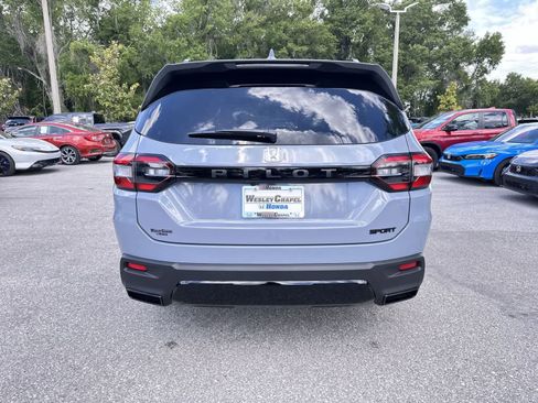 New 2026 Honda Pilot Sport image 5