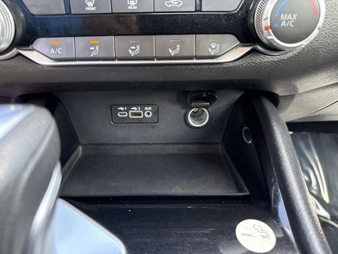 Used 2024 Nissan Altima 2.5 SV FWD image 32