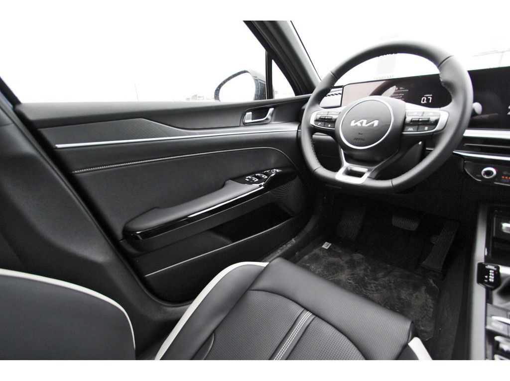 New 2026 Kia K5 GT-Line FWD image 9