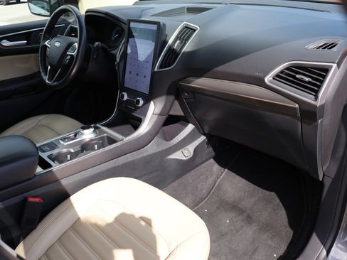 Used 2022 Ford Edge SEL image 10