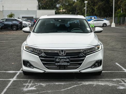 Used 2022 Honda Accord Touring image 2