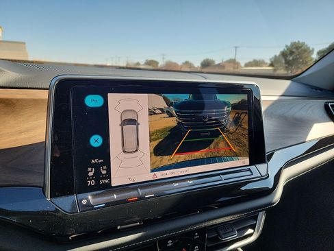 New 2026 Volkswagen Atlas SE image 18